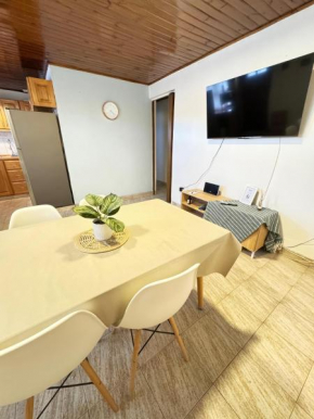 Casa 2 Dorm Av. Alem